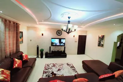 Image de Stylish and Spacious 3Bed Flat ShortLet Apartment