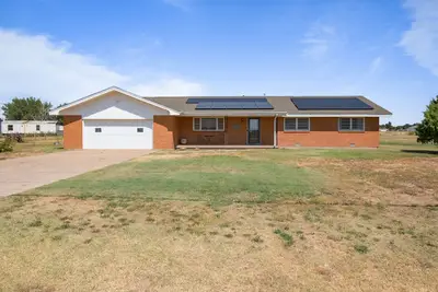 Image de No Cleaning Fees! Large home. 15 minutes from everything!