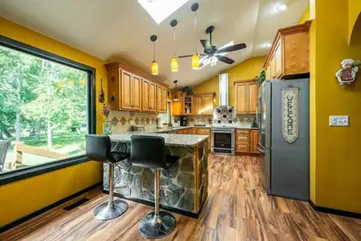 Image de River Retreat, Secluded Oasis w Hot Tub