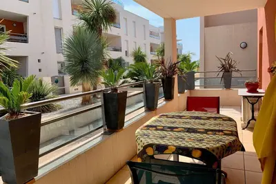 Image de Splendide T3 avec Terrasse et Box Privé à 2 Pas de l'Étang de Thau