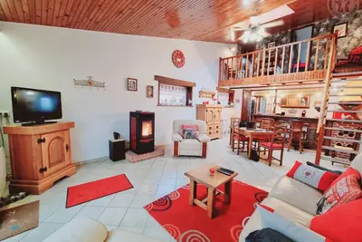 Gîte chaleureux en plein cœur de la nature avec terrasse, animaux acceptés, proche Val Joly