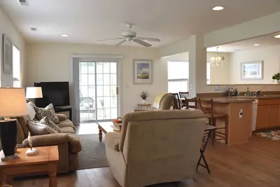 Image de Well Appointed Four Bedroom Townhome East of Rte 1 and Minutes to Downtown Lewes