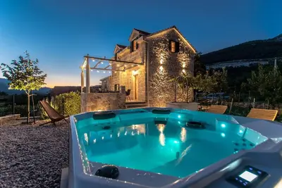 Image de Maison de vacances Vrgorac pour 1 - 4 personnes avec 2 chambres Ă coucher - Maison de vacances