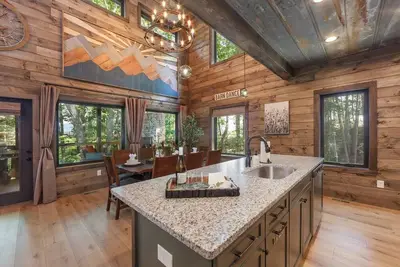 Image de Smoky Mtn Haven w/Indoor Pool, Theater, Game Room