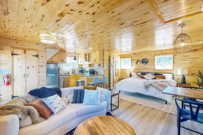 Image de Mountain-View Cabin with Arkansas River Access - Firepit, Dog-Friendly