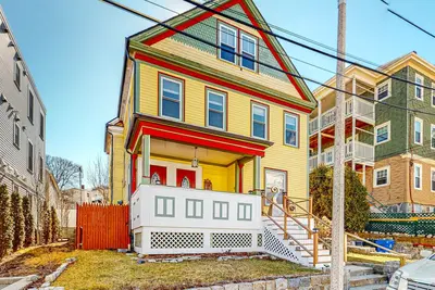 Image de Dog-friendly, genuine 1892 Victorian getaway with loft, near the Bay