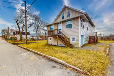 Image de Large home - W/D & firepit - special rates Oct-May