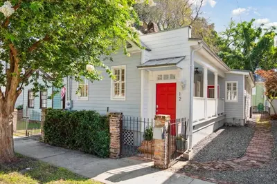 Image de The Agave- 2 Bedroom Historic Cottage