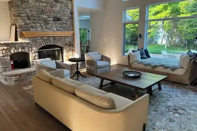 Image de Secluded home on Lake Michigan. Perfect for families and groups. Pet friendly.