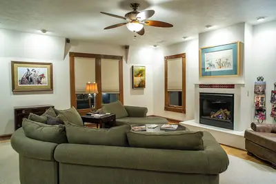 Image de Historical home located in downtown Pendleton's eight block sites and eateries.