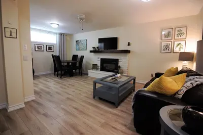 Image de Specious Executive Apartment Minutes from Barrie Waterfront parks