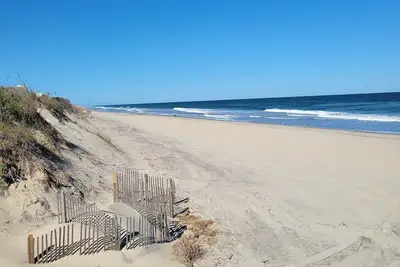 Image de \"Seas the Day\", located in the heart of beautiful Corolla, Outer Banks of Nc