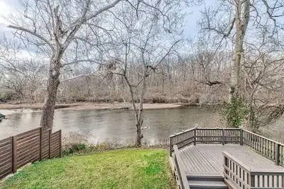 Image de Riverfront Loft Near Butler and Rocky Ripple