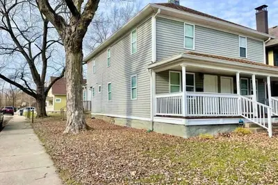 Image de Charming and Convenient Cottage Close to Hot Spots