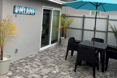 Image de new and cozy apartment, 5 minutes from Hard Rock Stadium. full equipped.