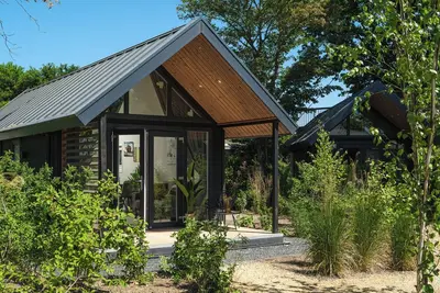 Image de Romantic, luxury accommodation fully furnished with fully equipped kitchen.