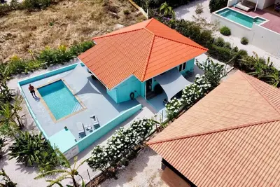 Image de Rent our  vacation villa with a pool and sea view. Modern and European luxury!