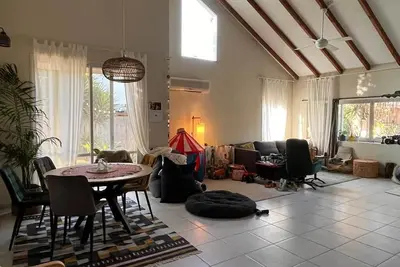 Image de וילה בכפר קרוב לים