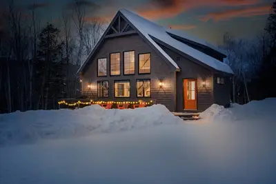 Image de Brand New Powder Lodge - Hot Tub, Game Room, A/C and right next to Sunday River!
