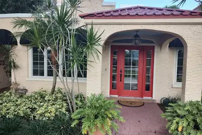 Sunset Serenade at your Beach House on Lake Jackson