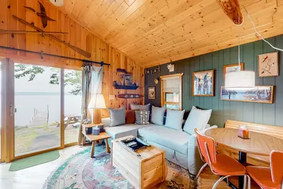 Image de Scott's Twin Lakes Resort | Cabin in Conover with excellent fishing & swimming
