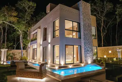 Image de Luxury Tulum Villa W/ 2 Pools, Rooftop Jacuzzi and Cenote view