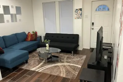 Image de Pleasant and lovely home near Phl airport.