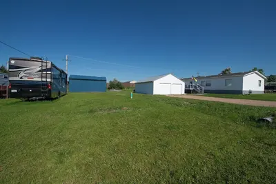 Image de Sturgis 84th Rally Rental\n4 bedroom 2 bath, garage, Rv spaces Sleeps 12