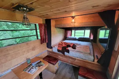 Image de Vintage Camper Cabin on Beautiful Farm Near Ark & Bourbon Trail\n