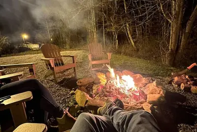 Image de Creekside Lodge: 10 Sec Ride to Trail, Sleeps 10!
