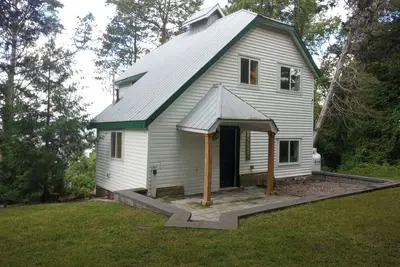 Image de Clean cozy and beautiful cottage in the woods - 4 season!