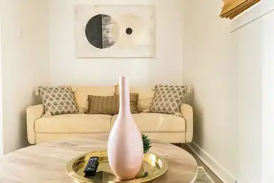 Image de Amazing New 2br in Downtown Hull - 5 min from Parliament