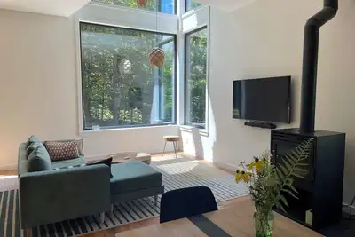 Image de Modern Retreat on Goose Pond