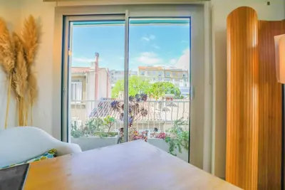 Image de Appart standing 2 ch - proche métro et Castellane