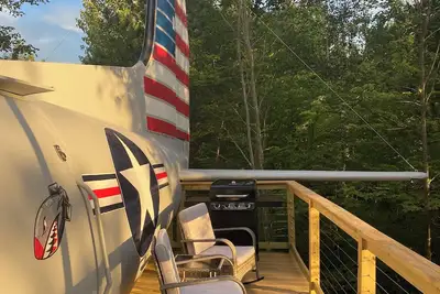 Image de Stay in a Piece of History! 1941 Wwii Douglas Dc-3 Airliner