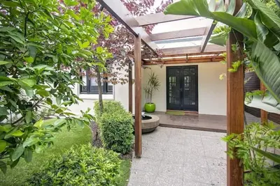 Image de Stunning Botanical Garden Retreat