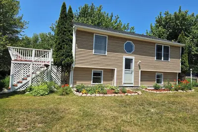 Image de Walking distance to Acadia National Park. Great location! private! Beautiful yard