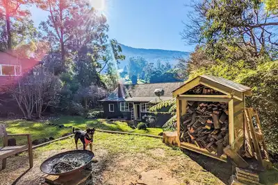 Image de Welcome on Wellington, your 3 bedroom getaway with stunning mountain views.