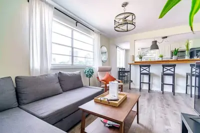 Image de Short North/Downtown | Walk to Convention Center | Free Parking | 5, 800+ Reviews