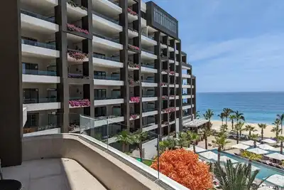 Image de \"Serenity Awaits: Los Cabos' Unmatched Escape\"