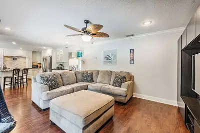 Image de Clearwater Pool Home - Family Friendly!