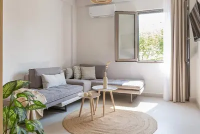 Image de Bh347 - B - Suite Rethymno / coordinates: 35. 367023, 24. 499101\n
