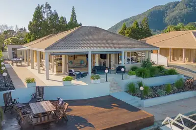 Image de Sunset View - Pauanui Waterfront Home