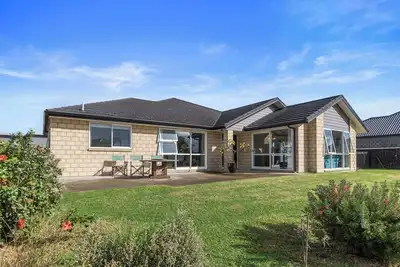 Image de Shores Getaway - One Tree Point Holiday Home