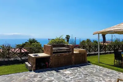 Finca mit Wunderbarem Blick Aufs Meer und Gomera