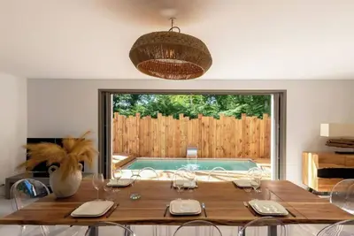 Image de Villa Lohca au Pyla avec piscine chauffée en bordure du golf
