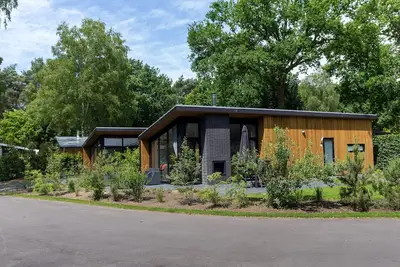 Image de Unprecedented luxury, comfort including a lovely garden