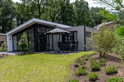 Image de Enjoy nature from the hottub and sauna