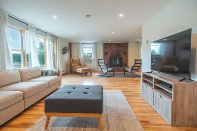Image de Large Family Friendly Home - Minutes from Stowe & Smuggs