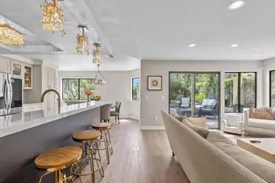 Image de Newly remodeled home w pool/spa